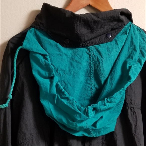 LACOSTE L/XL Windbreaker Hooded Rain Jacket - Picture 3 of 8